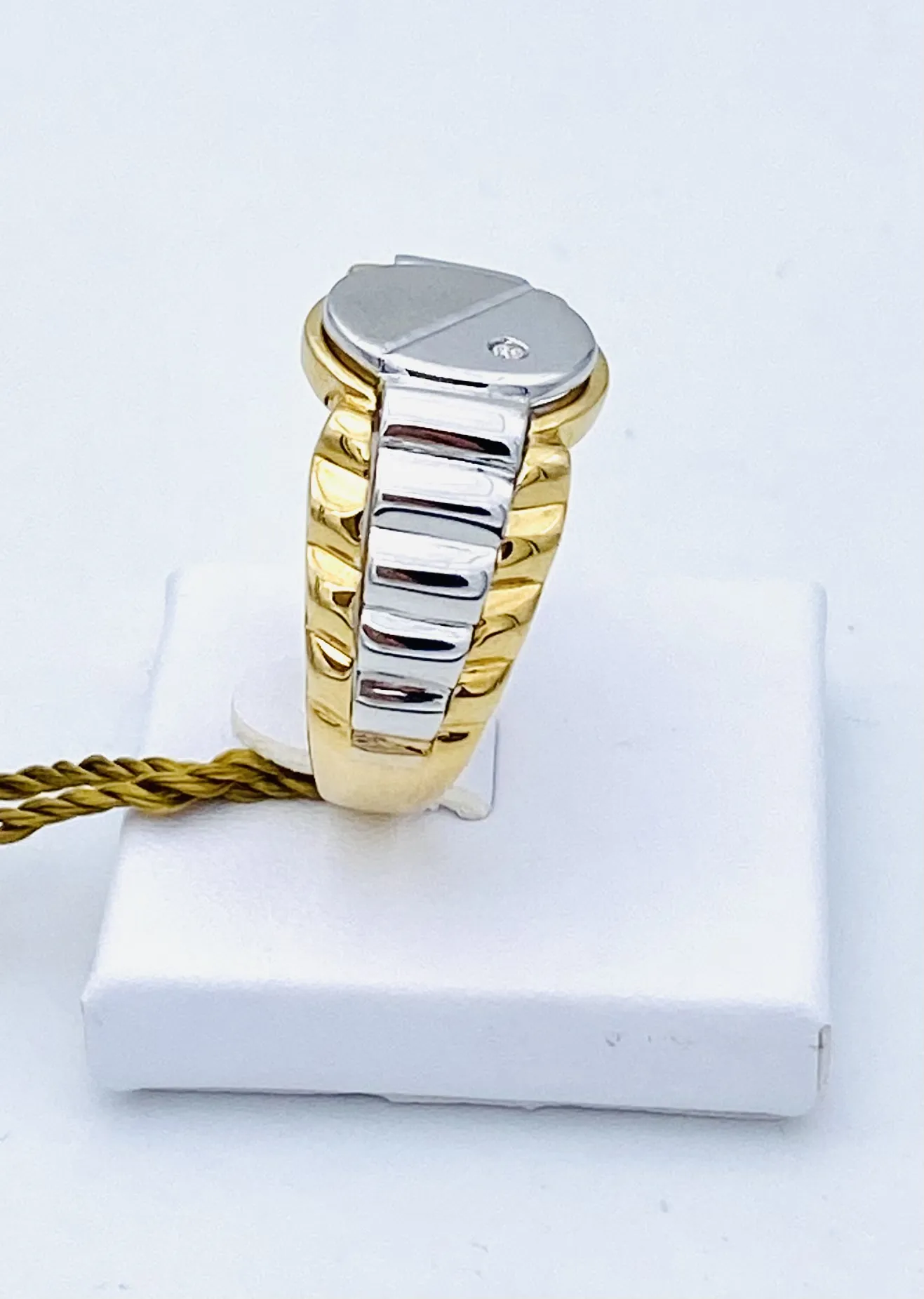 Anello uomo in oro giallo e bianco 750% art. ANU3