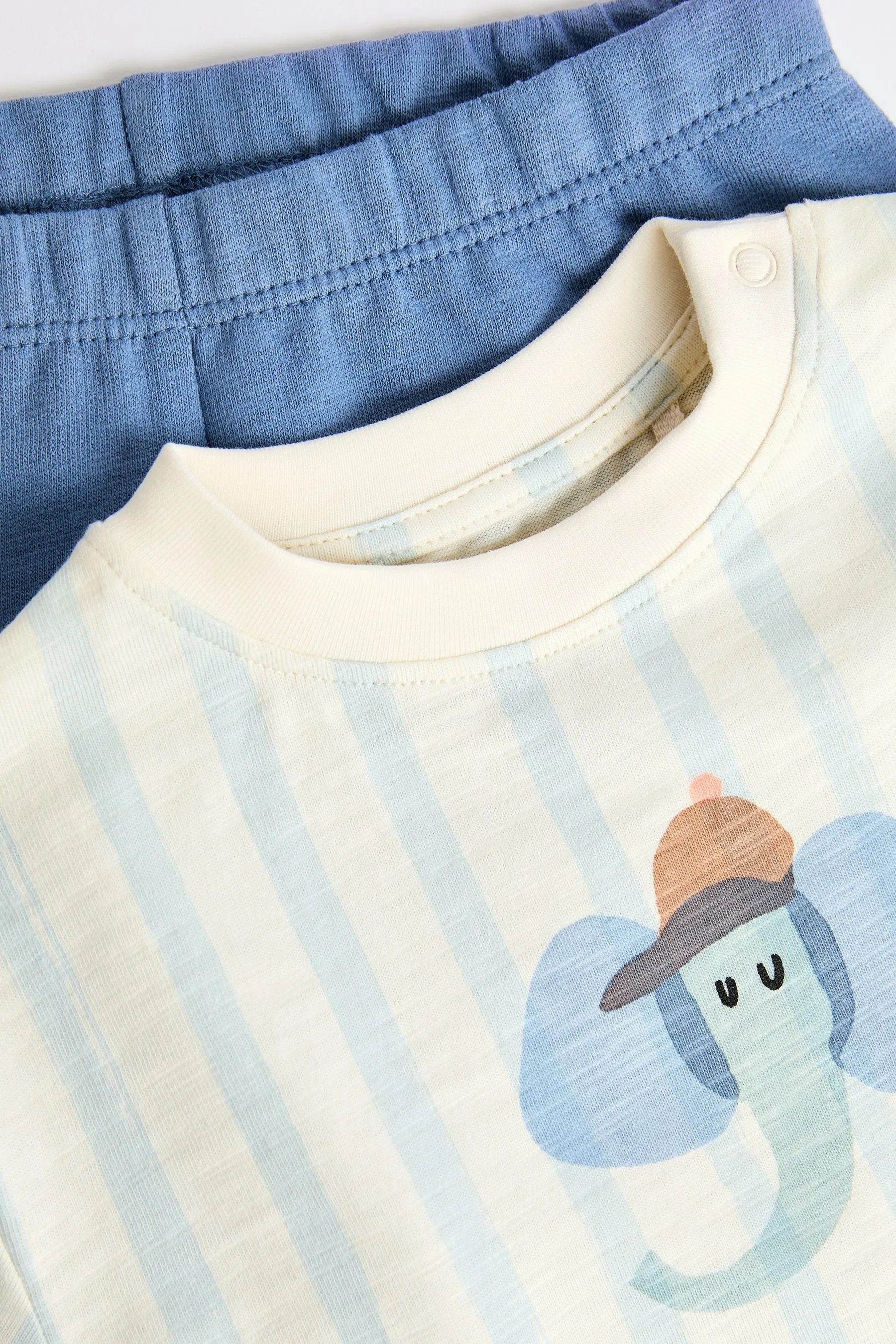 Baby T-Shirt And Shorts 2 Piece Set    
