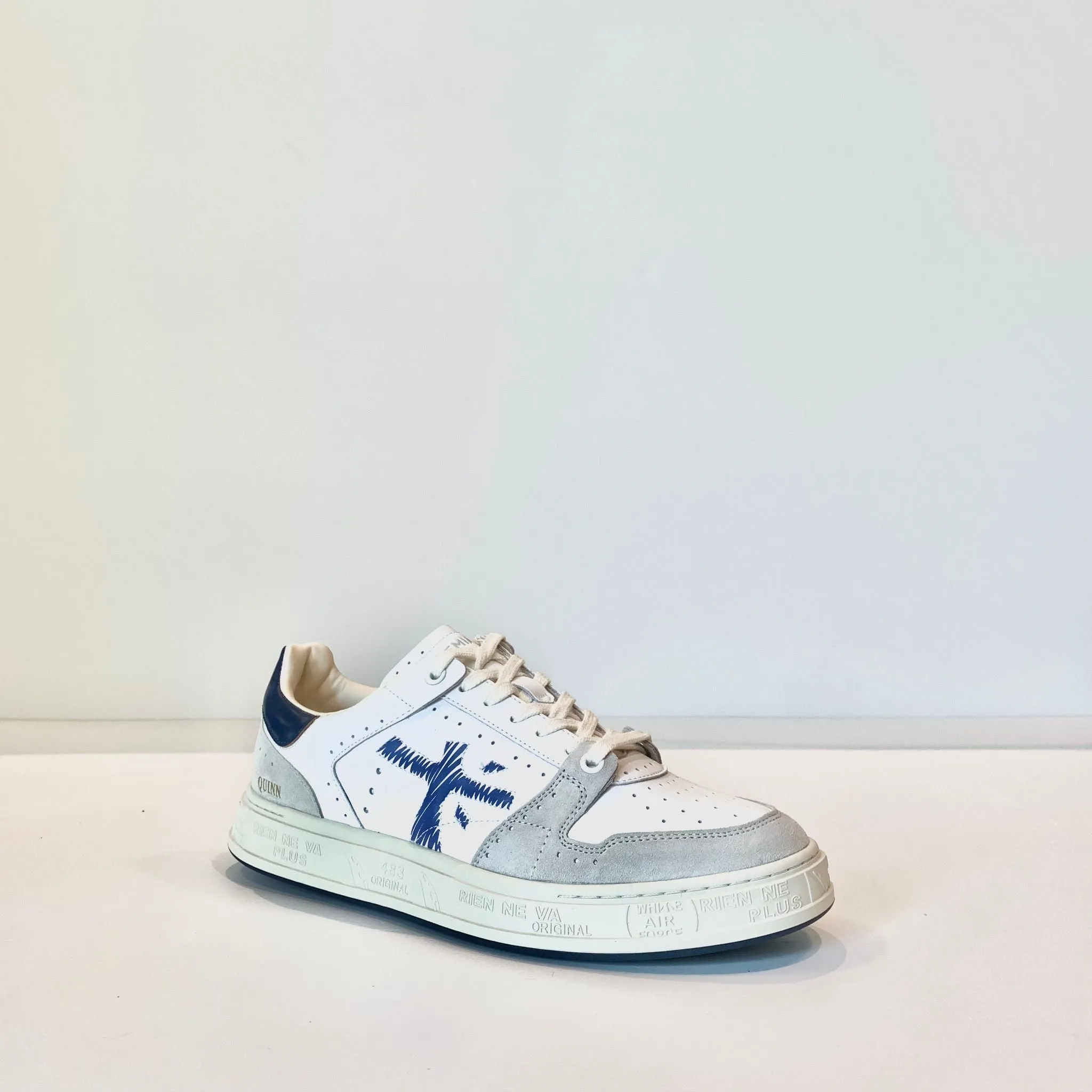 UW-Quinn 6966 White/Blu Man  